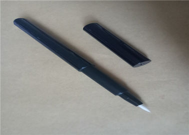Lápiz de ojos simple de la extremidad del fieltro del estilo con la bola de acero, material plástico del lápiz de ojos negro del lápiz
