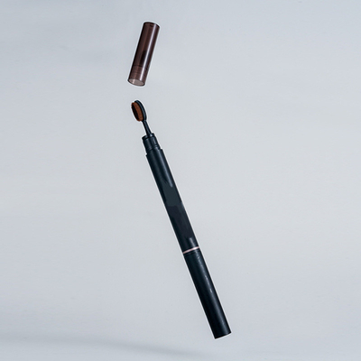 Un buen precio. Embalaje cosmético lápiz de cejas redondo tubo vacío puede llenar el fondo de plástico contenedor de lápiz de cejas mayorista en línea