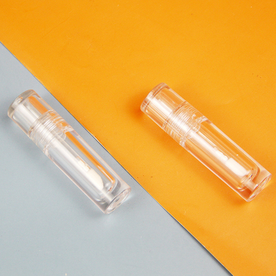 Un buen precio. Nuevo diseño tubos de brillo para labios recipiente cosmético transparente paquetes de brillo para labios lindos vendedores de recipientes de brillo para labios en línea