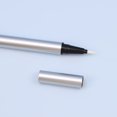 Un buen precio. Último diseño vidrio kajal delineador de ojos embalaje líquido líquido personalizado mayorista delineador de ojos contenedor en línea