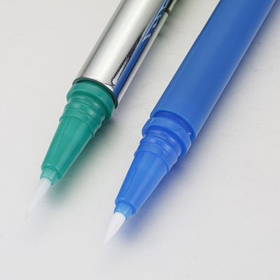 Un buen precio. Etiqueta privada Tubo de lápiz de lápiz negro para ojos especial para el vacío Límite líquido Shake Eye Pen Embalaje Cinturón a prueba de agua con en línea