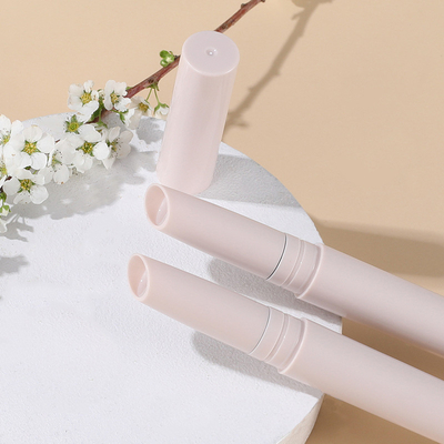 Un buen precio. Todos los tipos de piel Tubo de collar de sombra de ojos Twist Up Contenedores de lápiz labial vacío personalizados Embalaje en línea