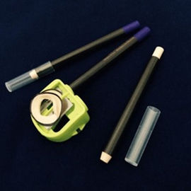 Un buen precio. Envase de lápiz de lápiz labial rojo de PVC de larga duración de alto rendimiento con diseño simple ISO en línea